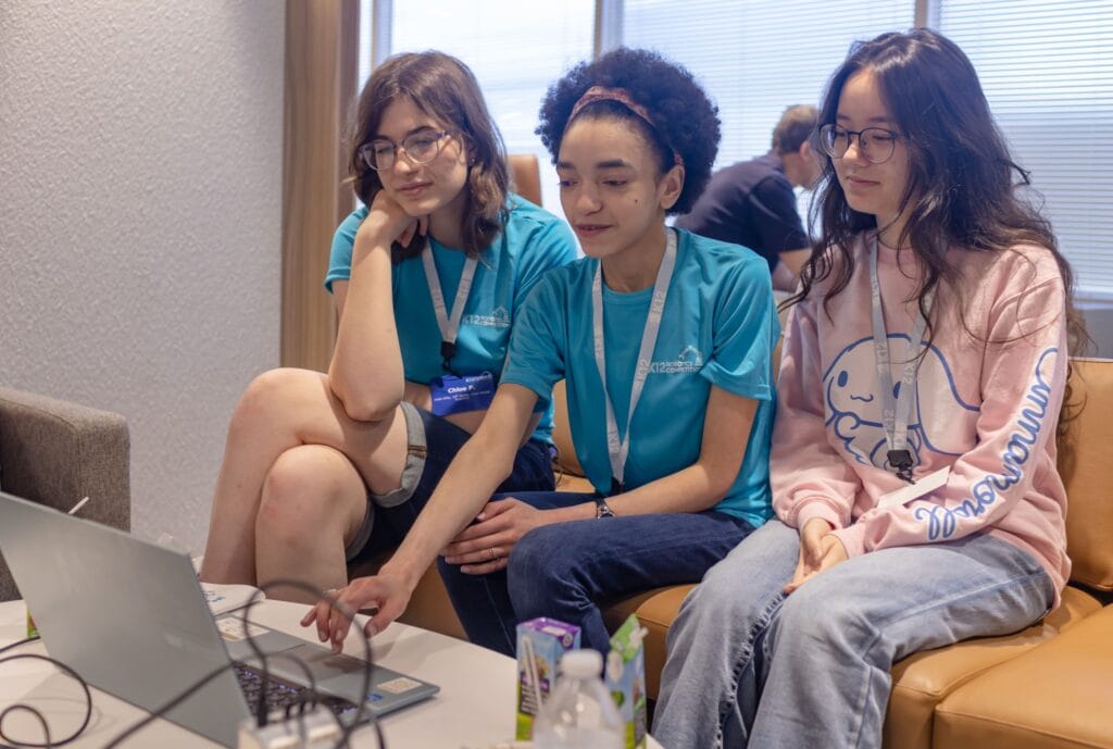 El viaje del equipo Hello Kitty a la Olimpiada Mundial de Robots