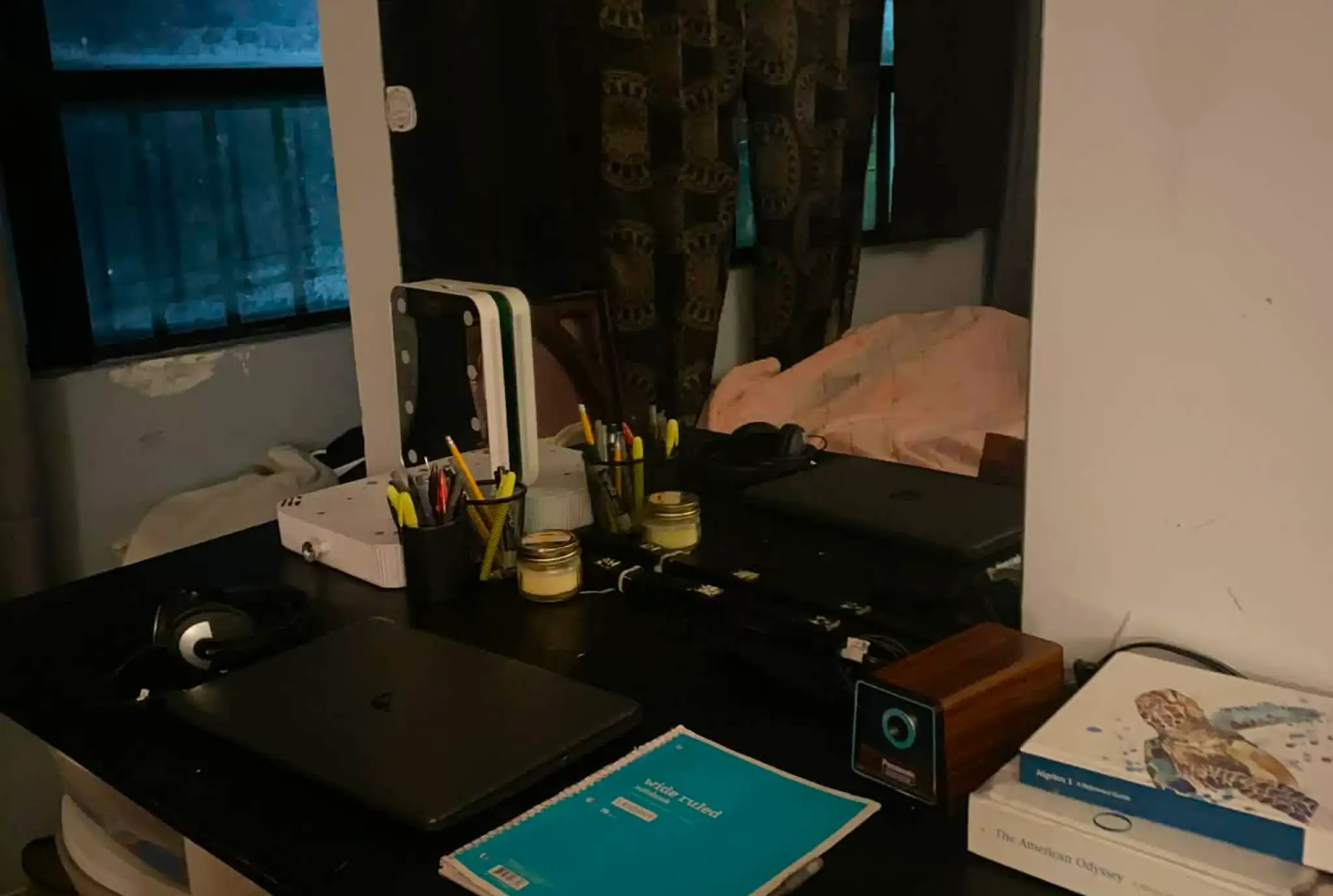 Cómo es la escuela en línea: un día de estudiante en la vida Preguntas y respuestas con Selena