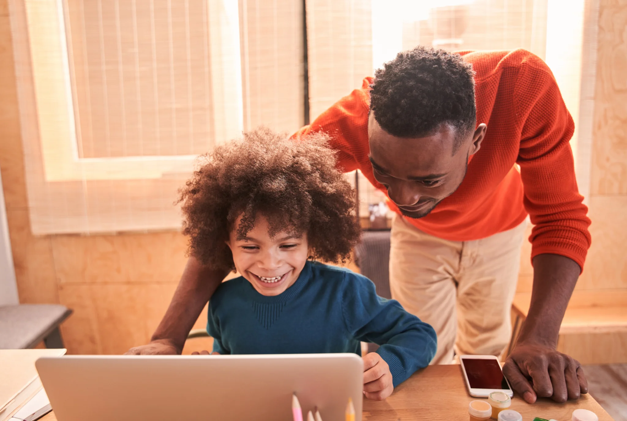 A Parent’s Role in Online School: How to Stay Involved Without Taking Over