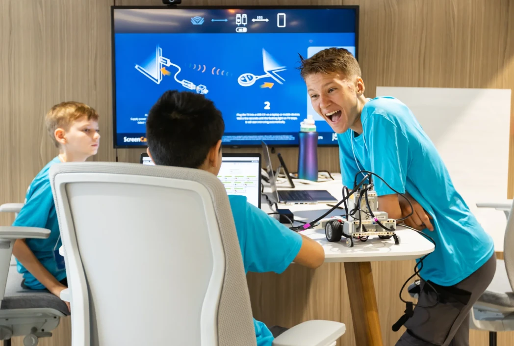 Do Online Schools Have Clubs, Activities, and Events? What Students Can Expect 