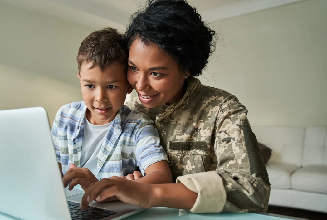 Family-supported online learning helps students stay engaged and achieve academic goals through flexible, accessible education options.