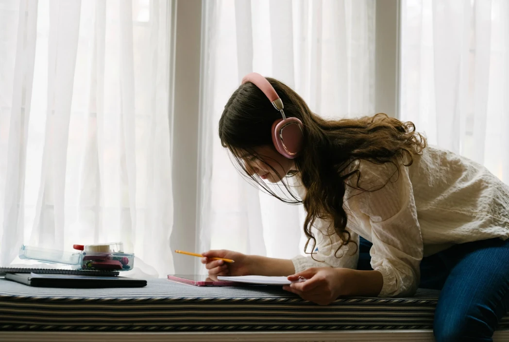 How to Write a High School Essay: A Complete Guide